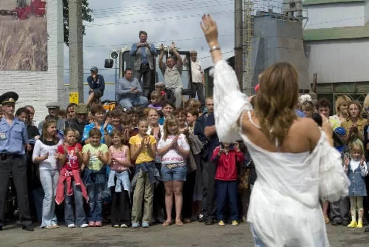 Irina Dorofeeva in Nasovichy village by Andrei Liankevich