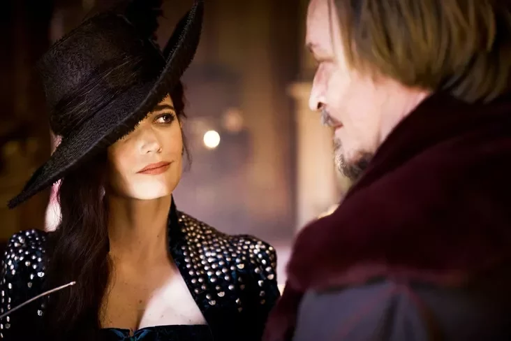 Eva Green and Eric Ruf in