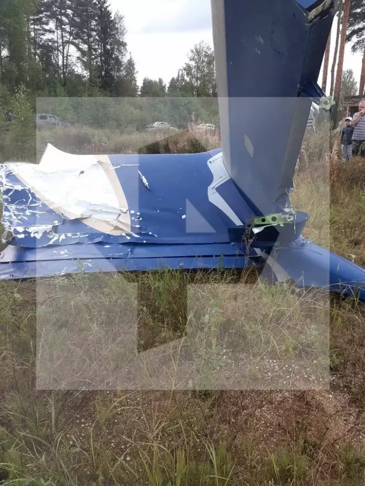 Abłamak ad samalota obłomok ot samolota debris from an airplane