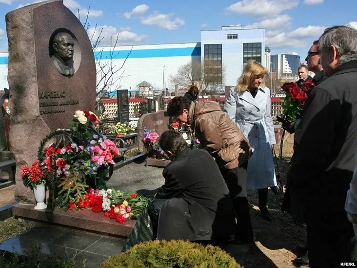 На месте захоронения Геннадия Карпенко, архивное фото. Источник: svaboda.org