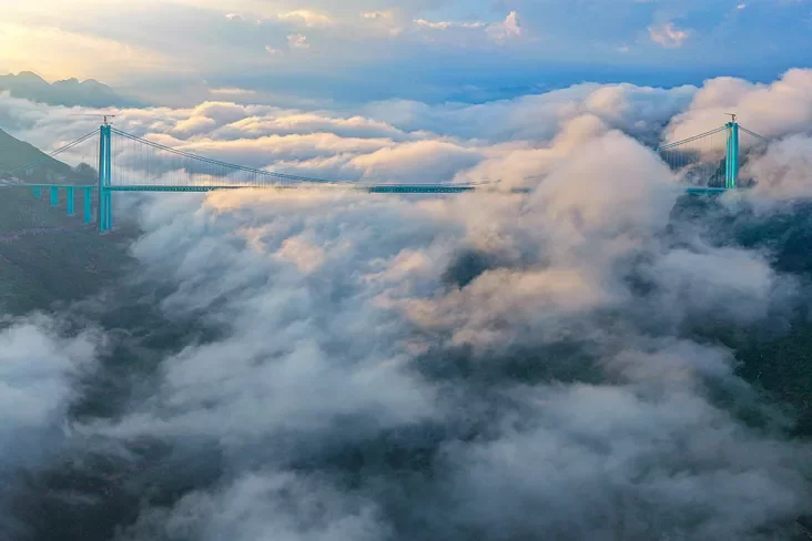 Most praź Vialiki kańjon Chuaczian Most čieriez Hrand-Kańon Chuaczian Huajiang Grand Canyon Bridge