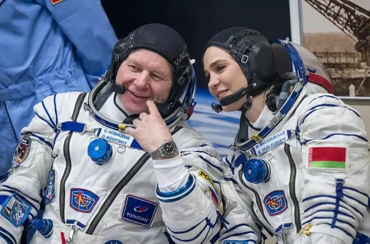 Kasmanaŭt Aleh Navicki i kasmaturystka Maryna Vasileŭskaja rychtujucca da zapusku «Sajuza» na Mižnarodnuju kaśmičnuju stancyju. Kazachstan, Bajkanur, 21 sakavika 2024 hoda. Fota: Bill Ingalls, NASA