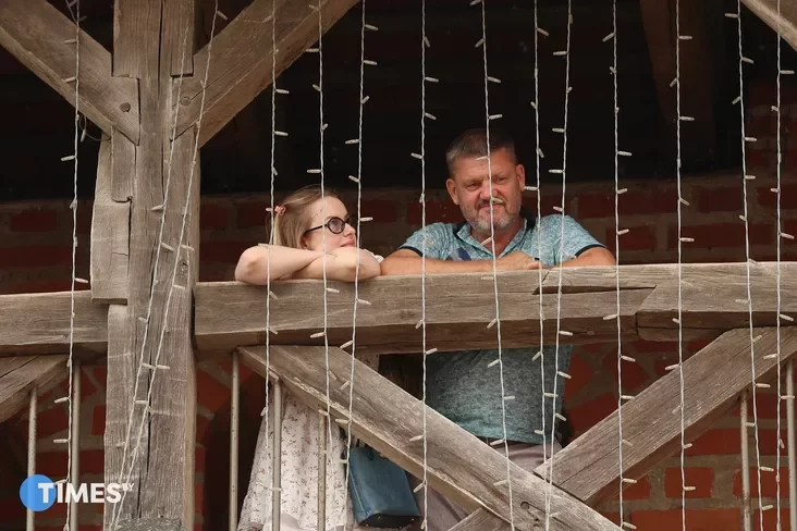 Tourists in Mir Castle. Photo: Pavel Arlouski, Times.by