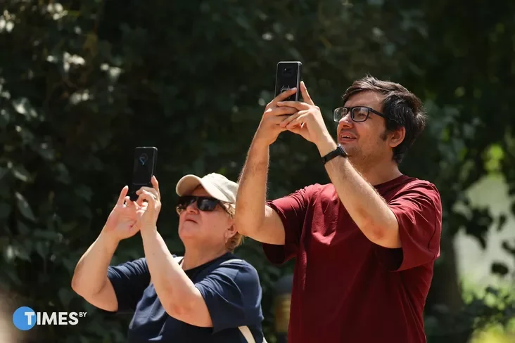 Tourists in Mir Castle. Photo: Pavel Arlouski, Times.by
