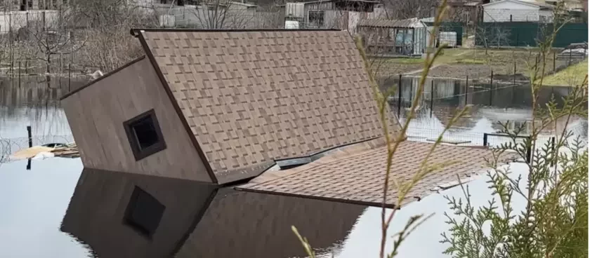 Дом, які паплыў у Гомелі