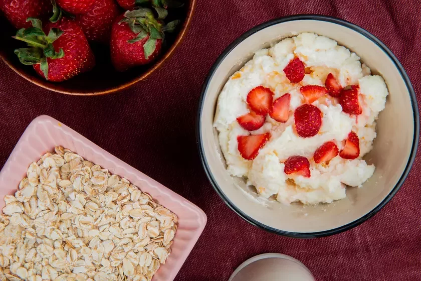Cottage cheese with strawberries