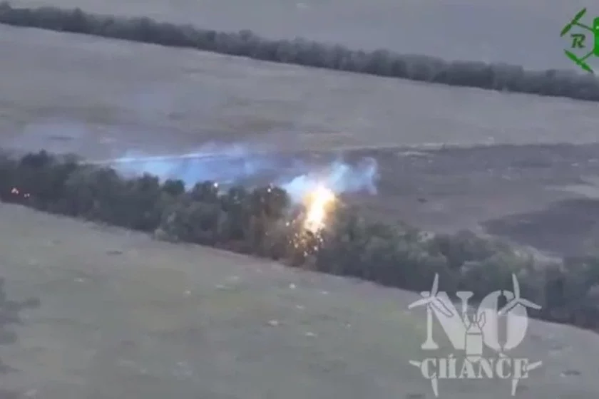 A drone with thermite mixture burns down a forest strip Дрон с термитной смесью сжигает лесную полосу