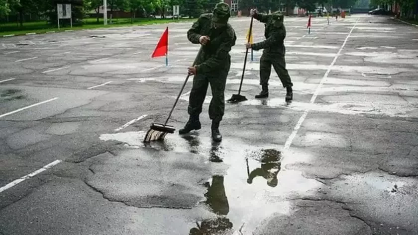 «В части было много