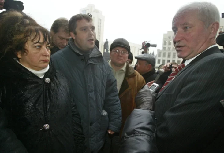 Belarusian vendors rally against a planned new regulation for small retail businesses. Photo by Julia Darashkevich