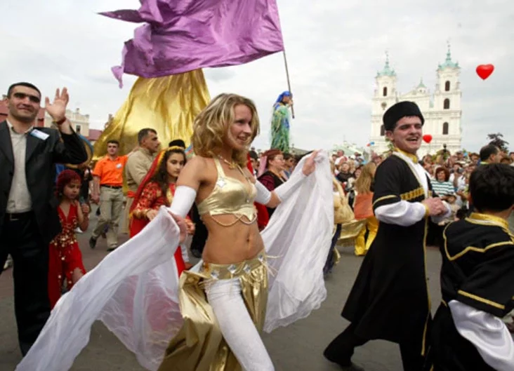 Photo by Julia Darashkevich