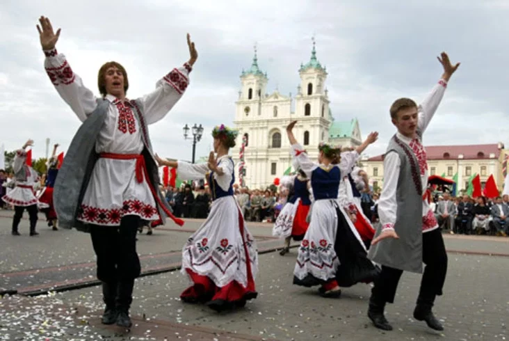 Photo by Julia Darashkevich