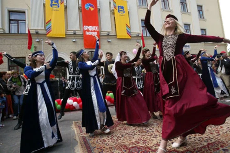 Photo by Julia Darashkevich