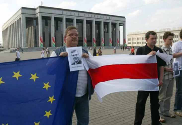 Photo by Julia Darashkevich