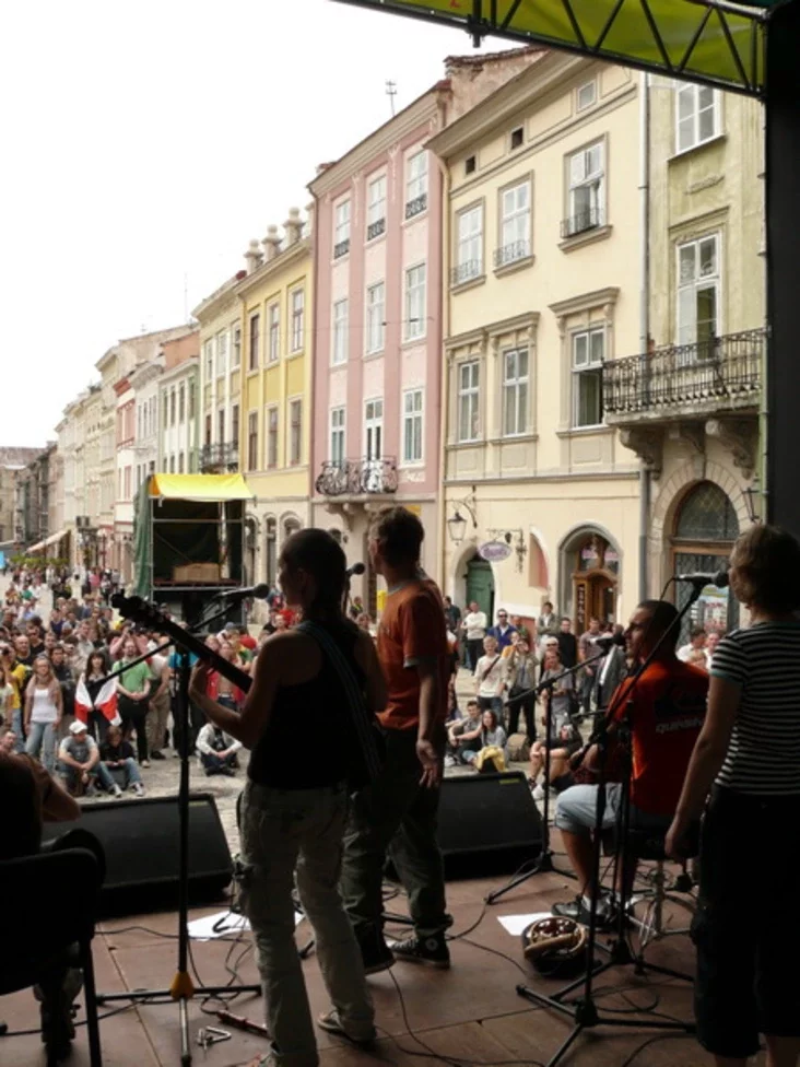 befree-pilec02 (130K)