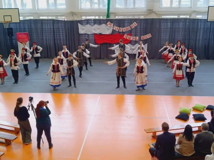 Ліцэй у Гайнаўцы Лицей в Гайновке Lyceum in Hajnówka