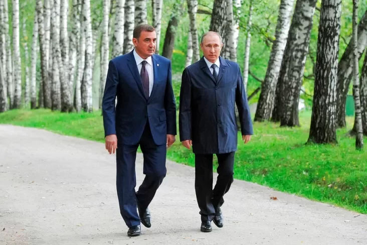 Vladimir Putin and Alexei Dyumin Уладзімір Пуцін і Аляксей Дзюмін Владимир Путин и Алексей Дюмин