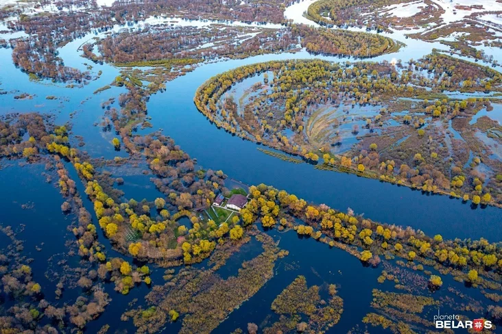 7 Припятский стан во время разлива.jpg