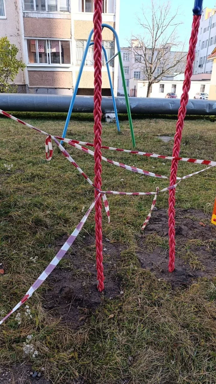 ohraždajuŝaja lenta na dietskoj płoŝadkie