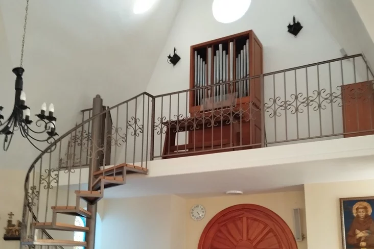 Самый маленький в самом маленьком костёле: в Беларуси появился новый орган