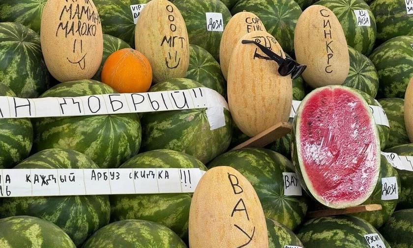 Arbuzy, hołubika i «Koroleva Anna» po rublu za kiło. Hdie diešievle kupiť ovoŝi i jahody?