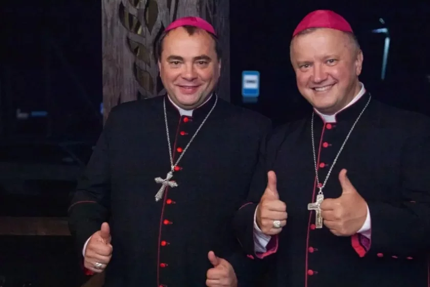 Улыбки, сердечки, лайки. Чем отличается стиль «новых» епископов и что еще от них ожидают